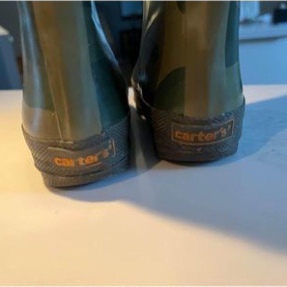 little boys size 8 rain boots.  Carters brand camo boots. - Picture 6 of 12